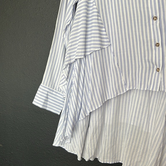 Everly Layered Button Down - Picture 2 of 6